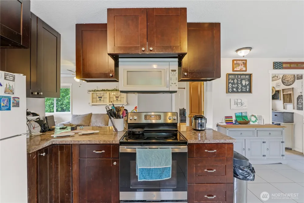 1904 North River Road Cosmopolis, WA 98537