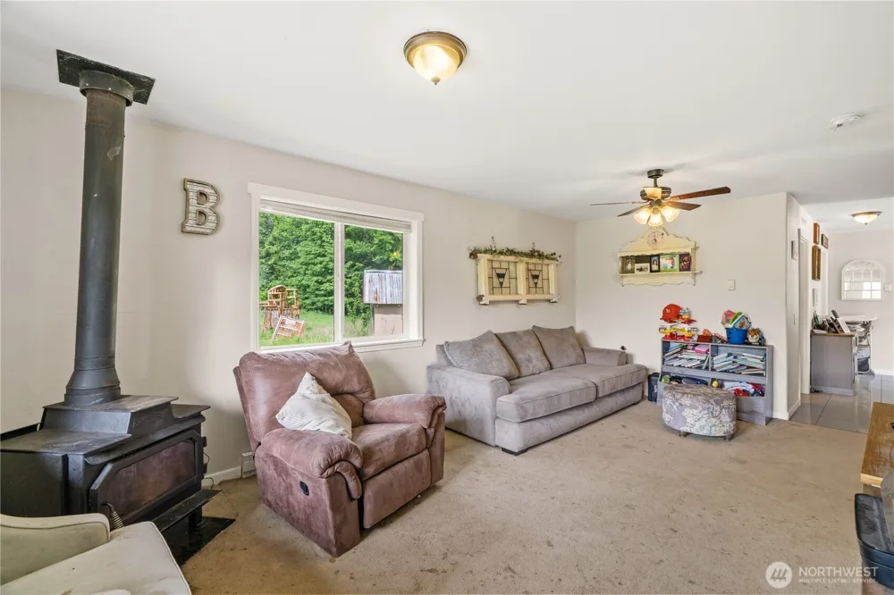 1904 North River Road Cosmopolis, WA 98537