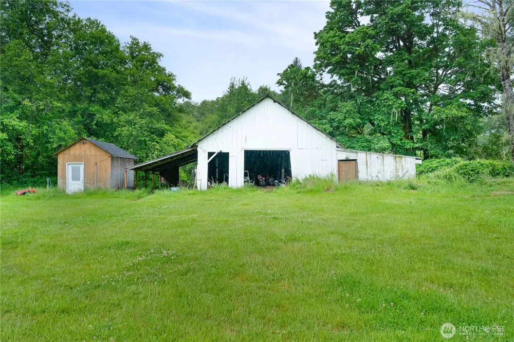 1904 North River Road Cosmopolis, WA 98537