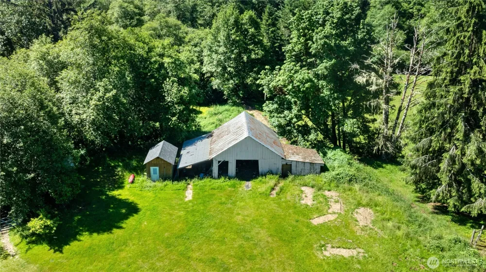 1904 North River Road Cosmopolis, WA 98537