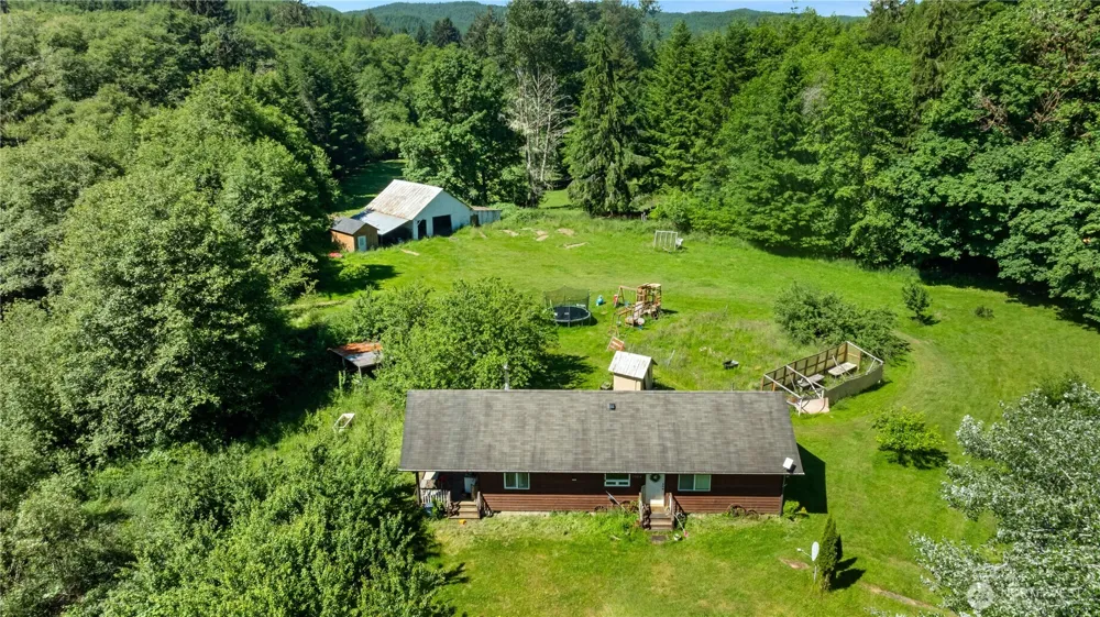 1904 North River Road Cosmopolis, WA 98537