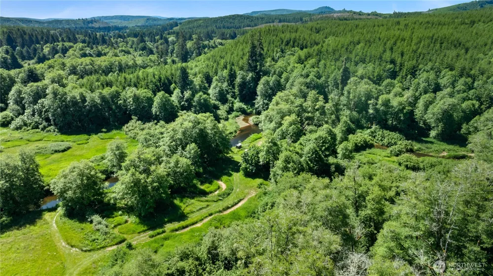 1904 North River Road Cosmopolis, WA 98537