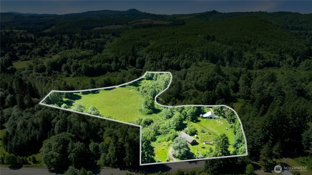 1904 North River Road Cosmopolis, WA 98537
