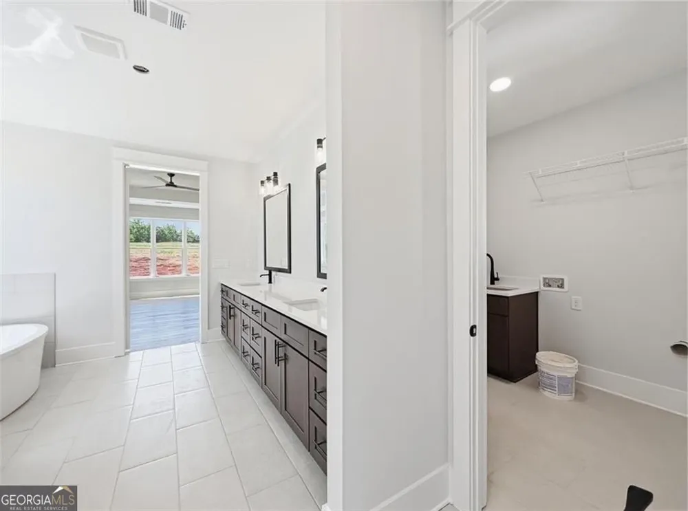 141 Palisade DR Rydal, GA 30171