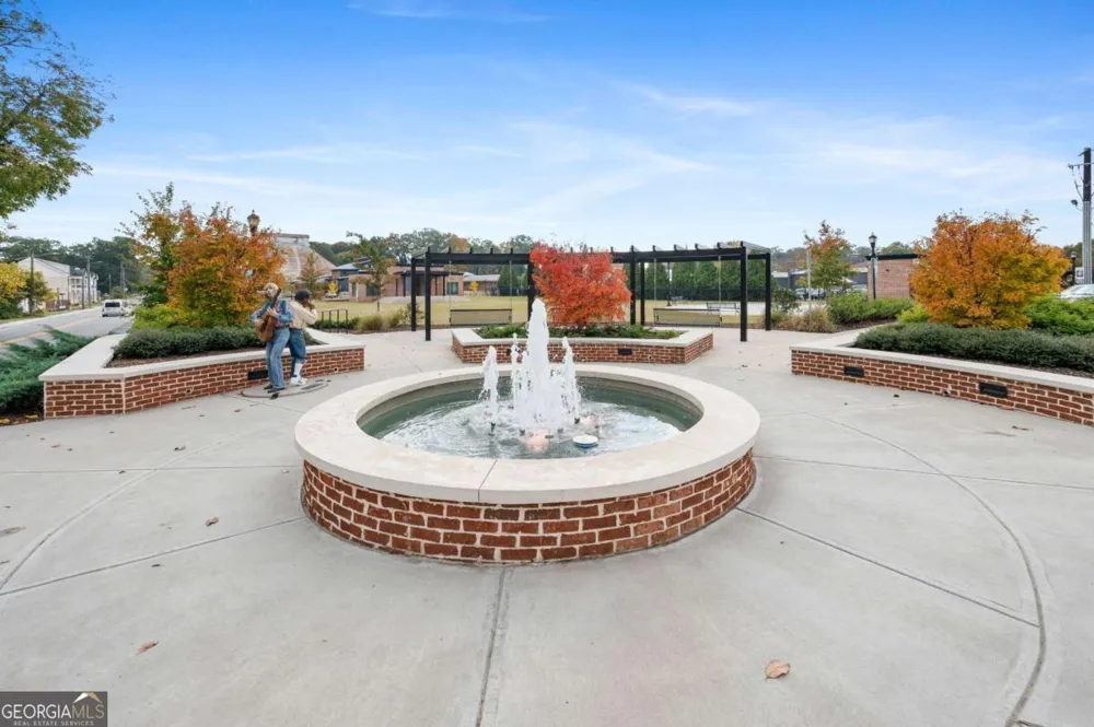 1007 New Lacy ST Monroe, GA 30655