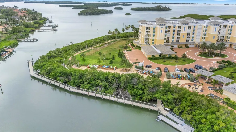 795 COLLANY ROAD #304 St Petersburg, FL 33715