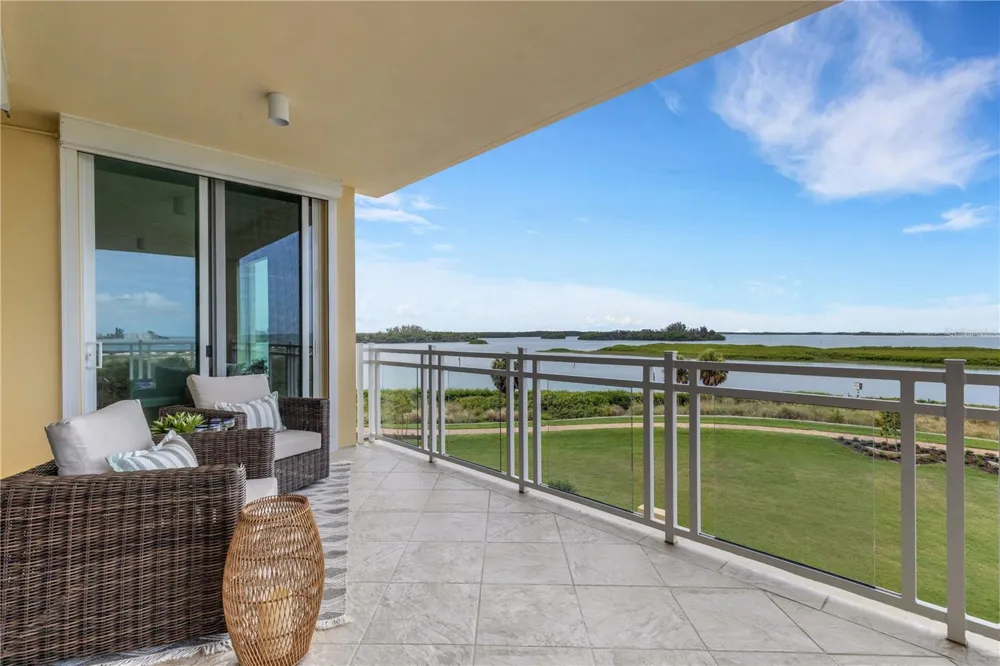 795 COLLANY ROAD #304 St Petersburg, FL 33715
