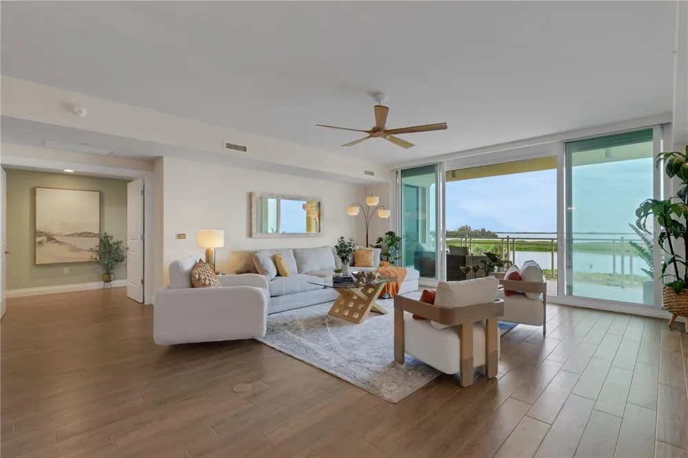 795 COLLANY ROAD #304 St Petersburg, FL 33715