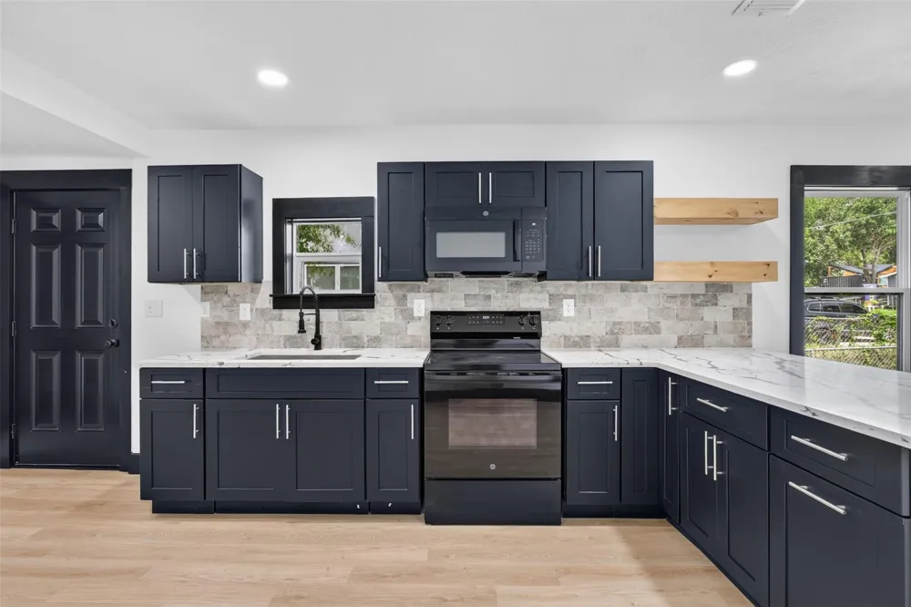 1506 Clay Street Brenham, TX 77833