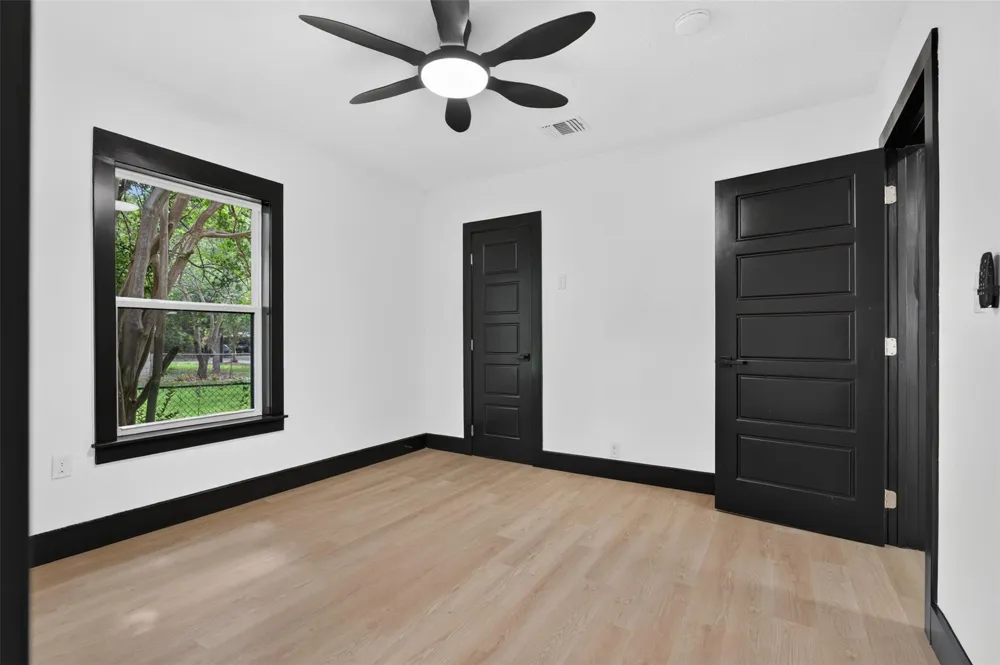 1506 Clay Street Brenham, TX 77833