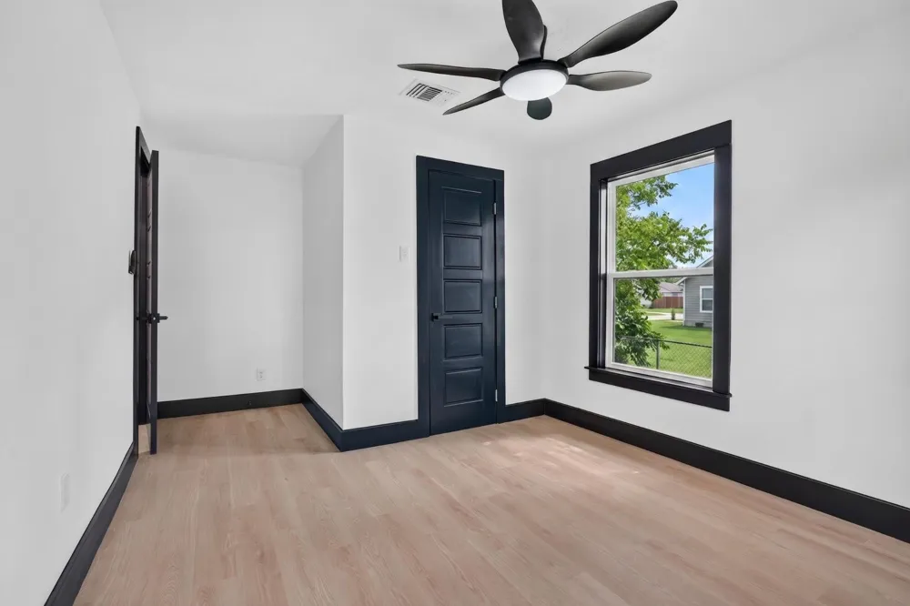 1506 Clay Street Brenham, TX 77833