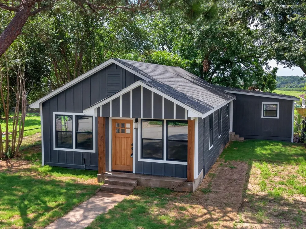 1506 Clay Street Brenham, TX 77833