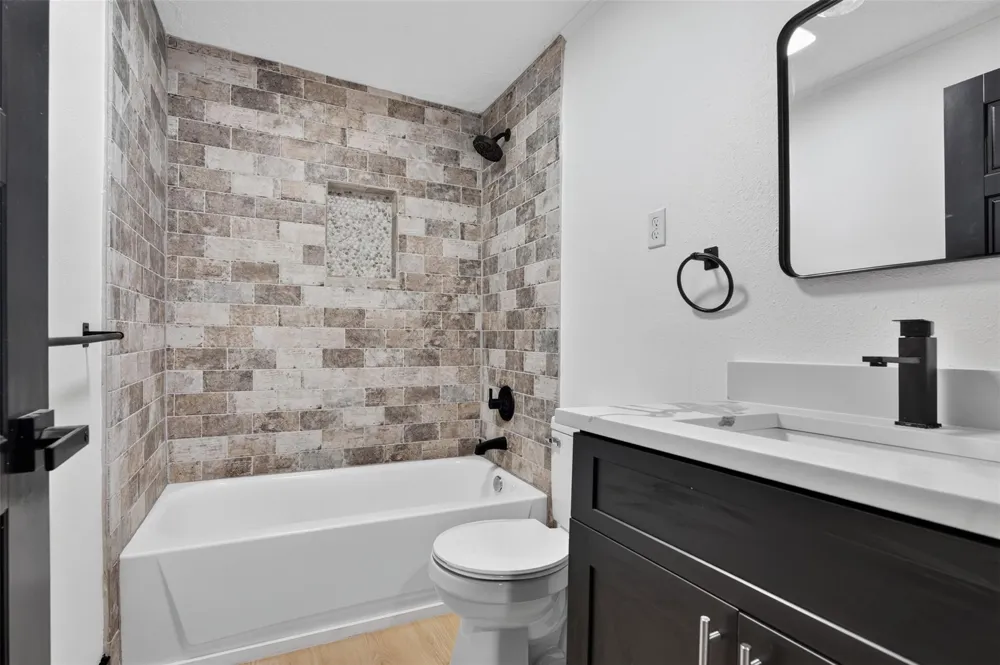 1506 Clay Street Brenham, TX 77833