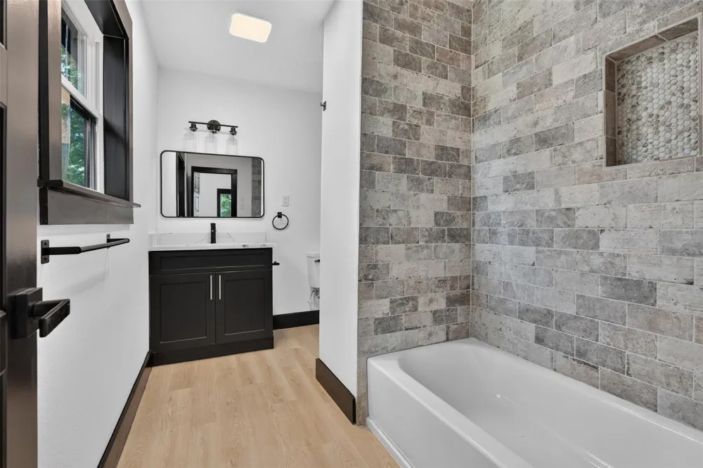 1506 Clay Street Brenham, TX 77833