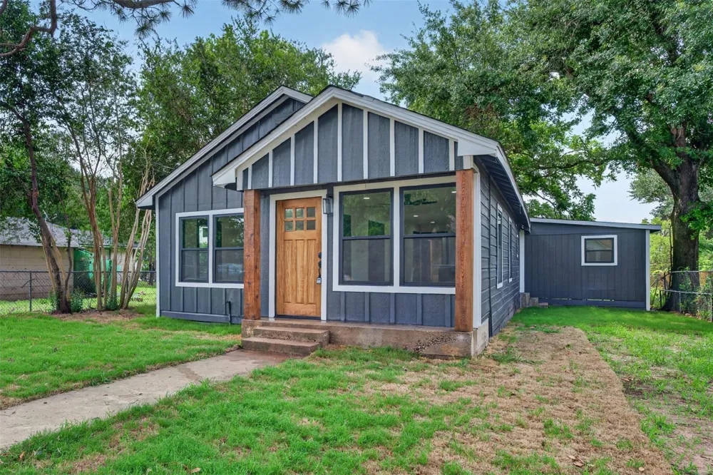 1506 Clay Street Brenham, TX 77833