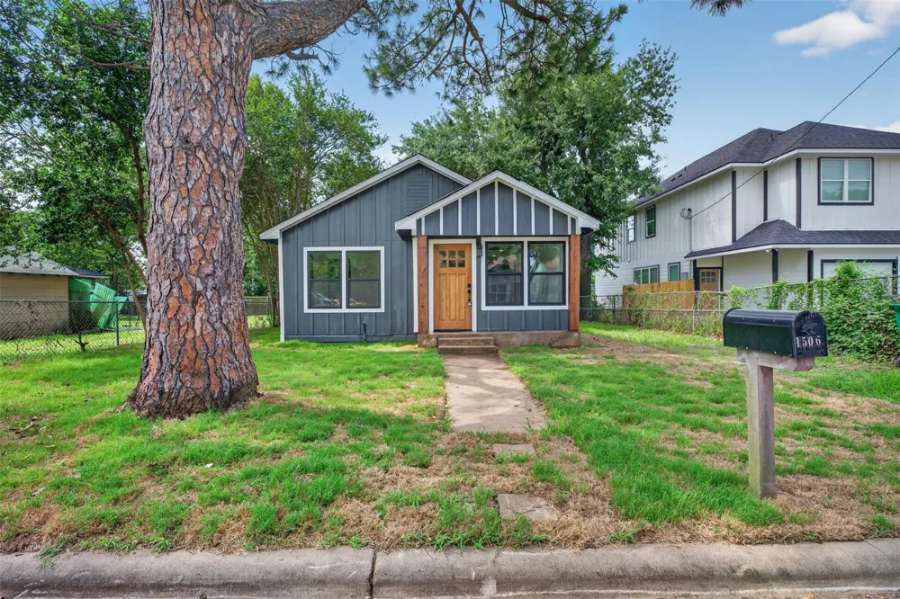 1506 Clay Street Brenham, TX 77833