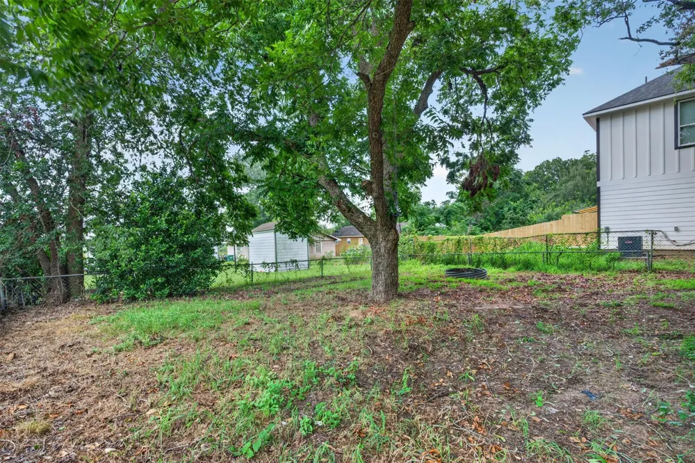 1506 Clay Street Brenham, TX 77833