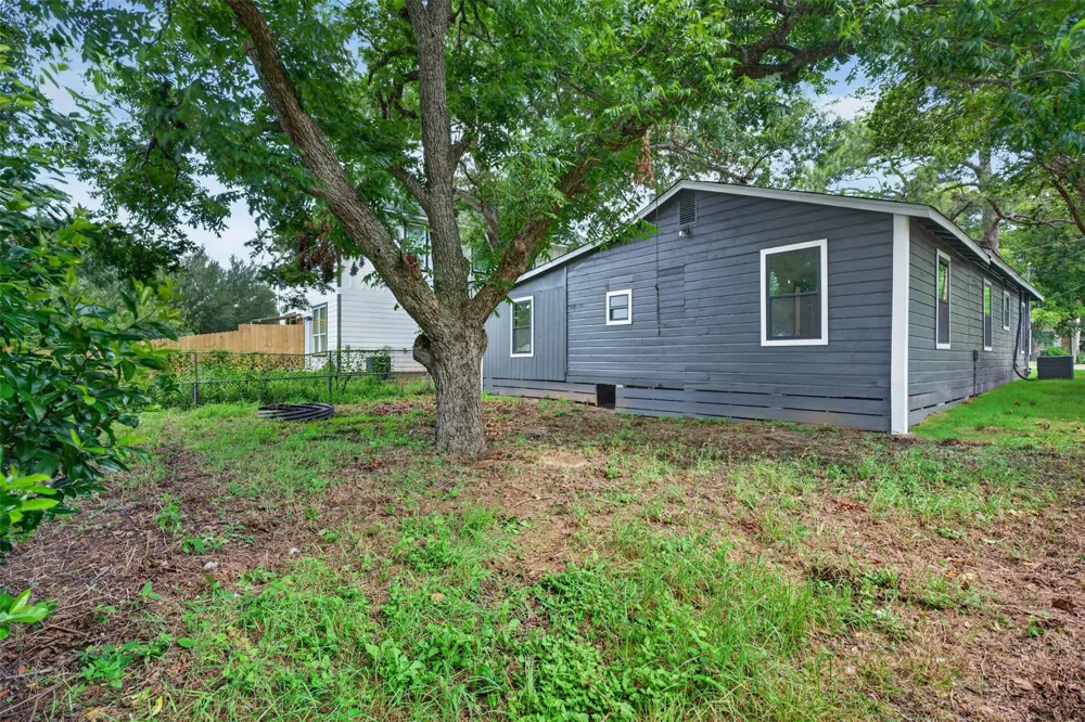 1506 Clay Street Brenham, TX 77833