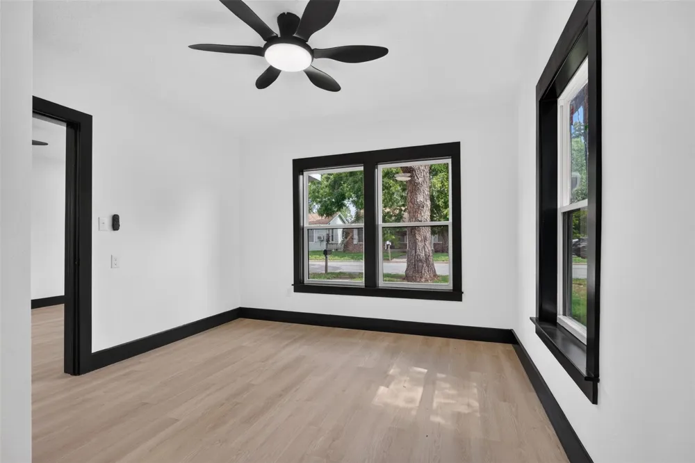 1506 Clay Street Brenham, TX 77833