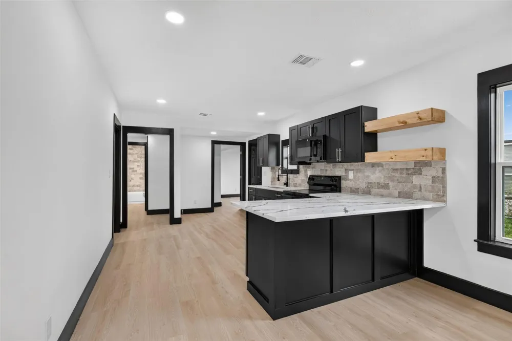 1506 Clay Street Brenham, TX 77833