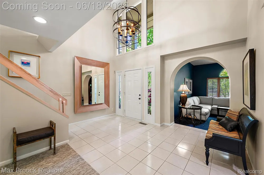4872 Cliffside Drive West Bloomfield Charter Township, MI 48323