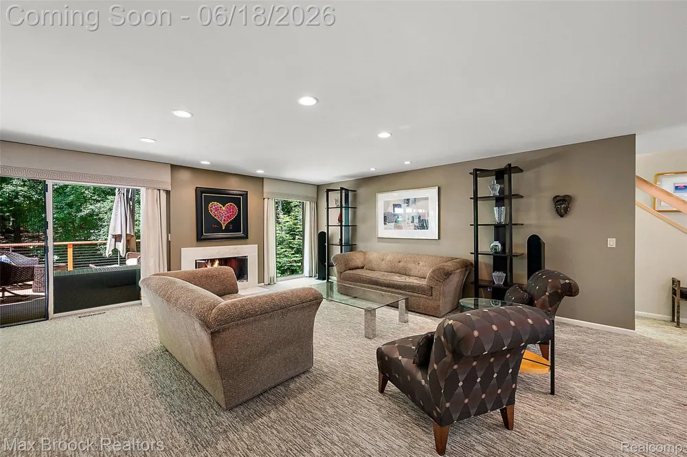 4872 Cliffside Drive West Bloomfield Charter Township, MI 48323