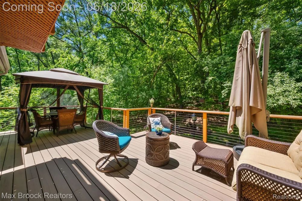 4872 Cliffside Drive West Bloomfield Charter Township, MI 48323