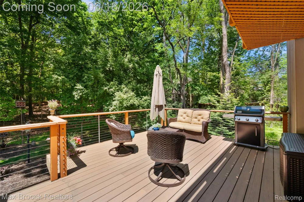 4872 Cliffside Drive West Bloomfield Charter Township, MI 48323
