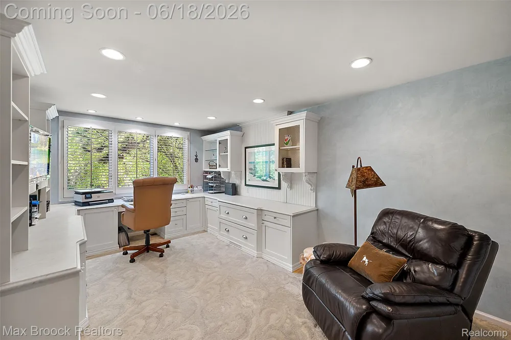 4872 Cliffside Drive West Bloomfield Charter Township, MI 48323