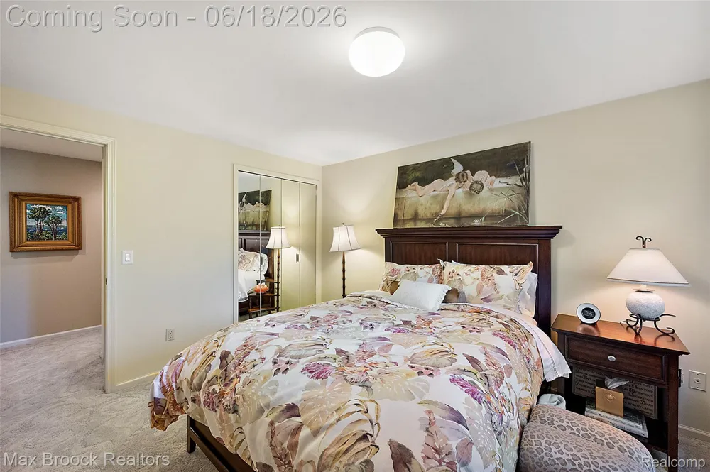 4872 Cliffside Drive West Bloomfield Charter Township, MI 48323