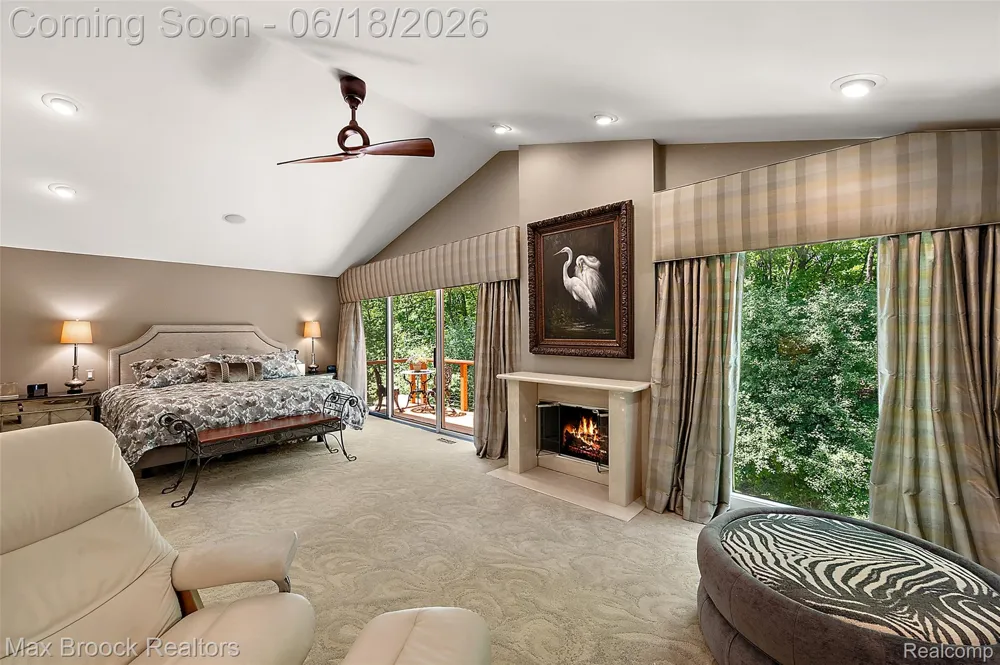 4872 Cliffside Drive West Bloomfield Charter Township, MI 48323