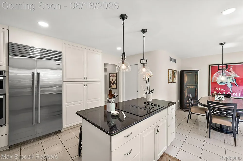 4872 Cliffside Drive West Bloomfield Charter Township, MI 48323
