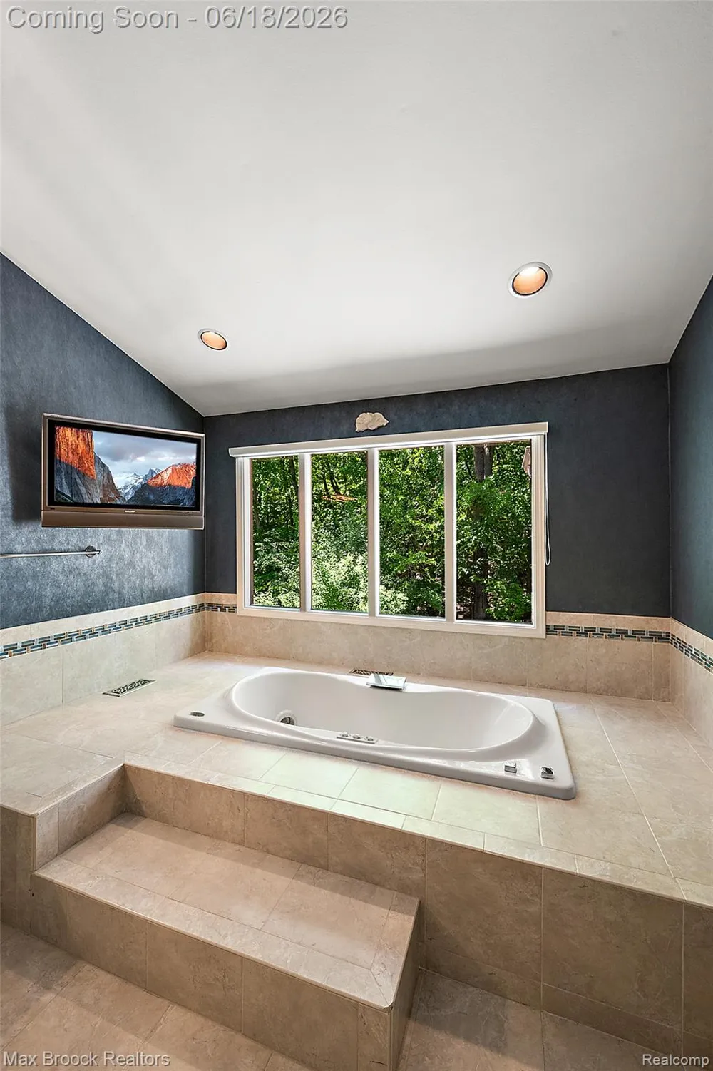 4872 Cliffside Drive West Bloomfield Charter Township, MI 48323