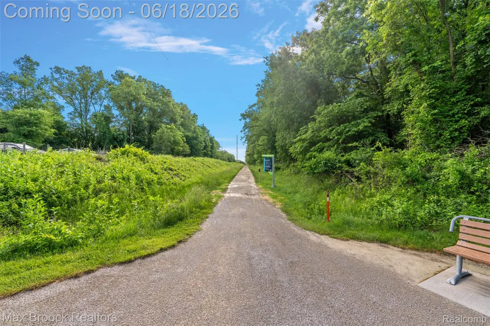 4872 Cliffside Drive West Bloomfield Charter Township, MI 48323