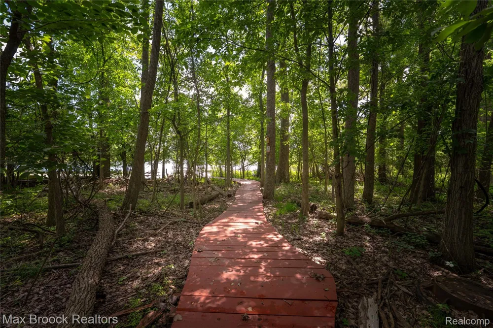 4872 Cliffside Drive West Bloomfield Charter Township, MI 48323