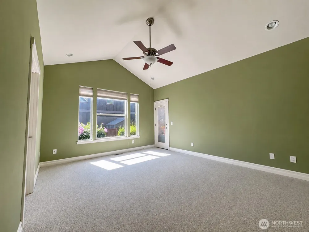 875 N Park Street Lynden, WA 98264