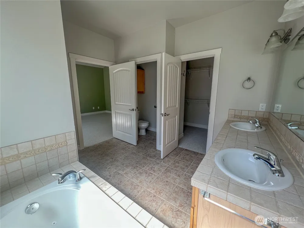 875 N Park Street Lynden, WA 98264