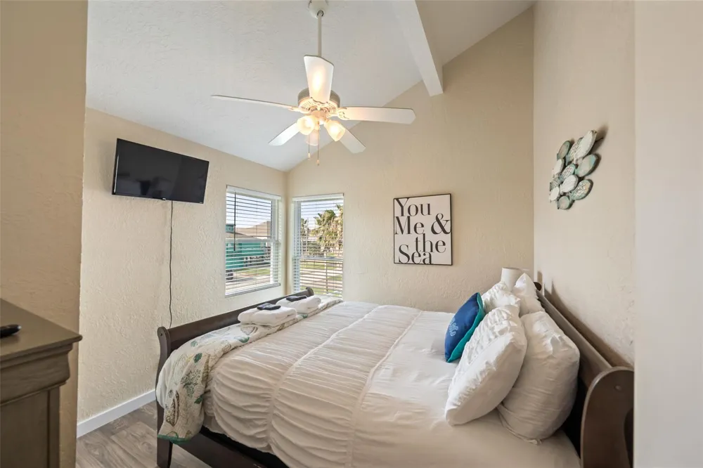 313 Schooner Drive Freeport, TX 77541