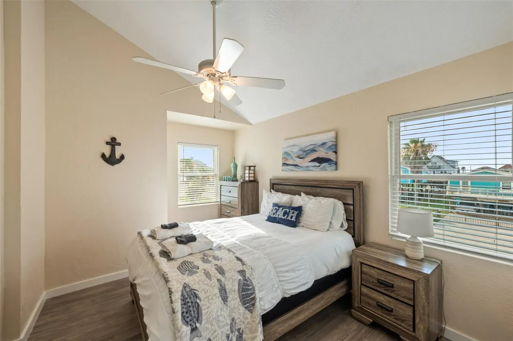 313 Schooner Drive Freeport, TX 77541