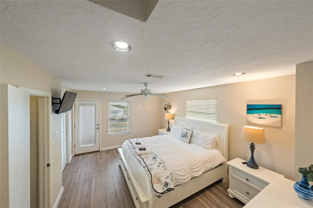 313 Schooner Drive Freeport, TX 77541