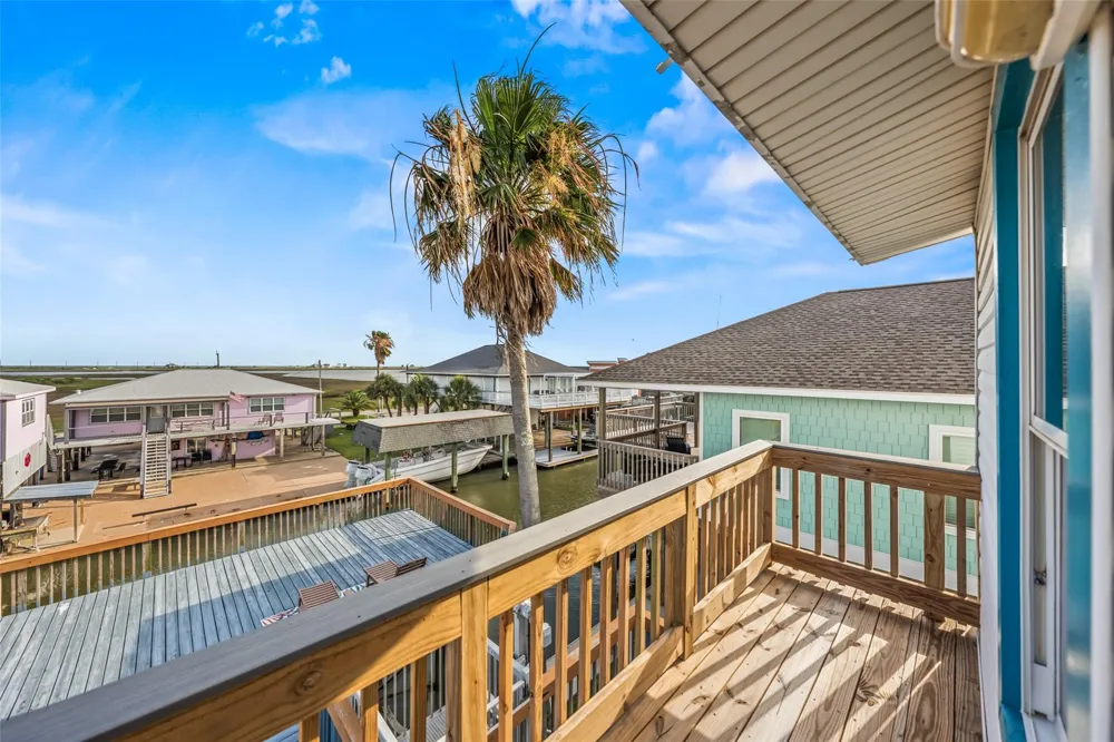 313 Schooner Drive Freeport, TX 77541
