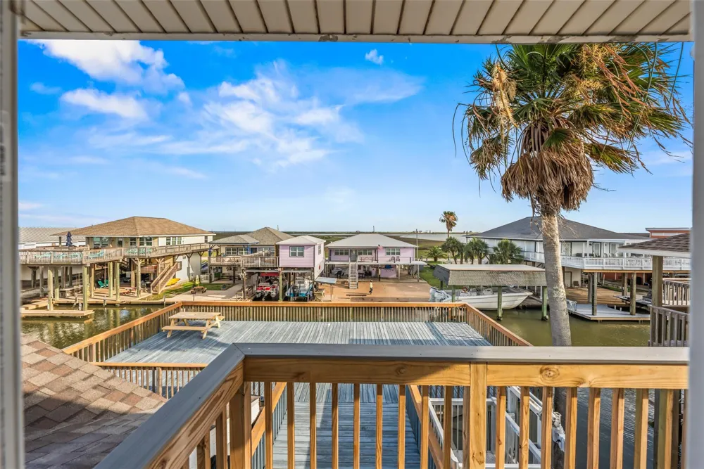 313 Schooner Drive Freeport, TX 77541
