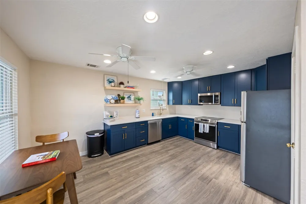 313 Schooner Drive Freeport, TX 77541