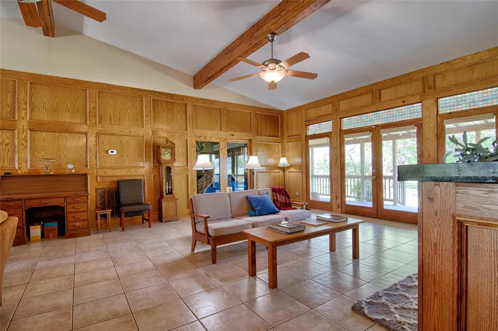 7755 Fm 1295 Moulton, TX 77975