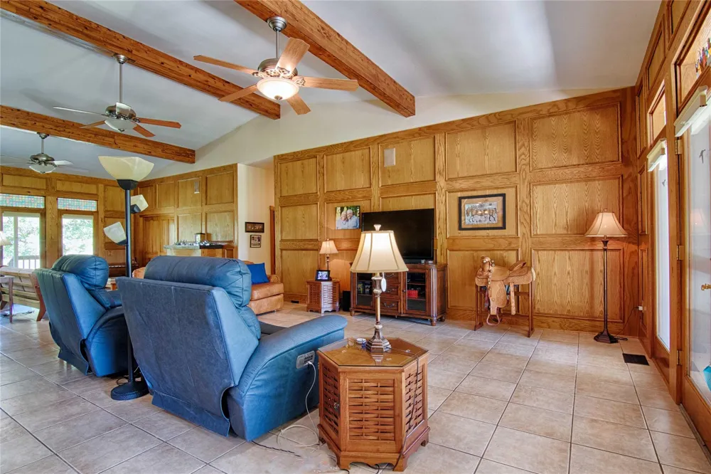 7755 Fm 1295 Moulton, TX 77975