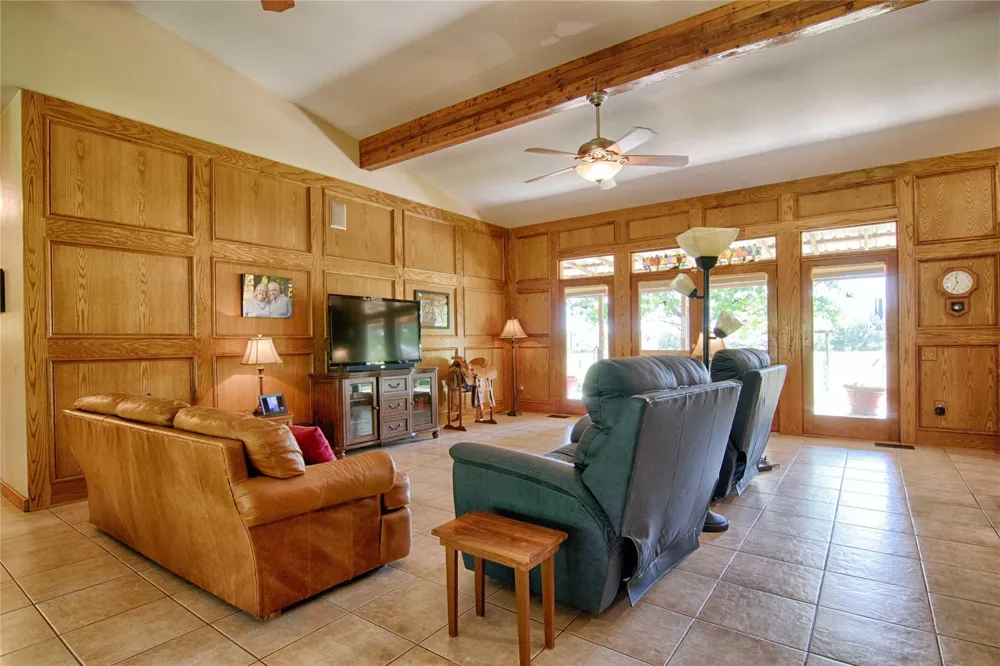 7755 Fm 1295 Moulton, TX 77975