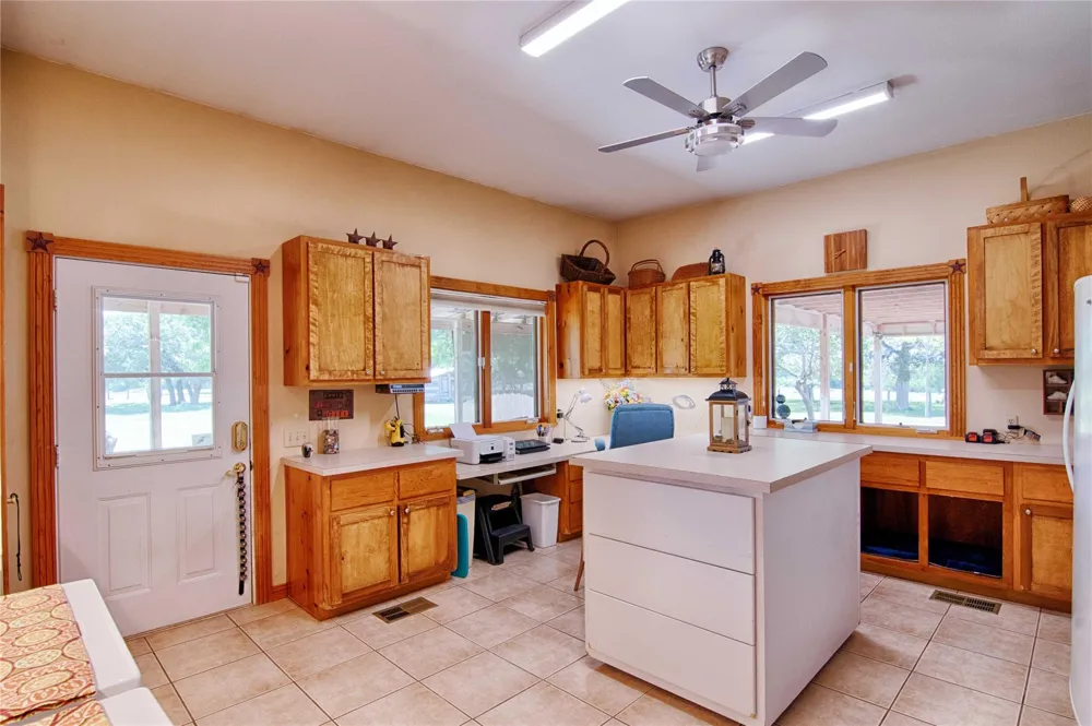 7755 Fm 1295 Moulton, TX 77975