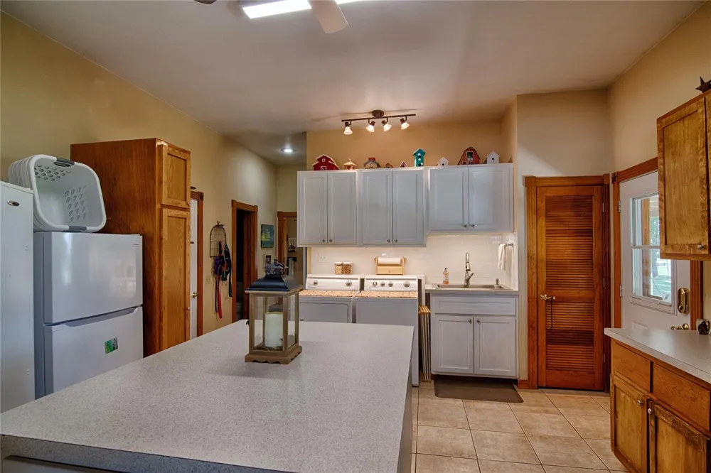 7755 Fm 1295 Moulton, TX 77975