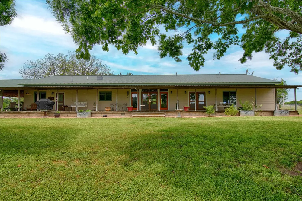 7755 Fm 1295 Moulton, TX 77975