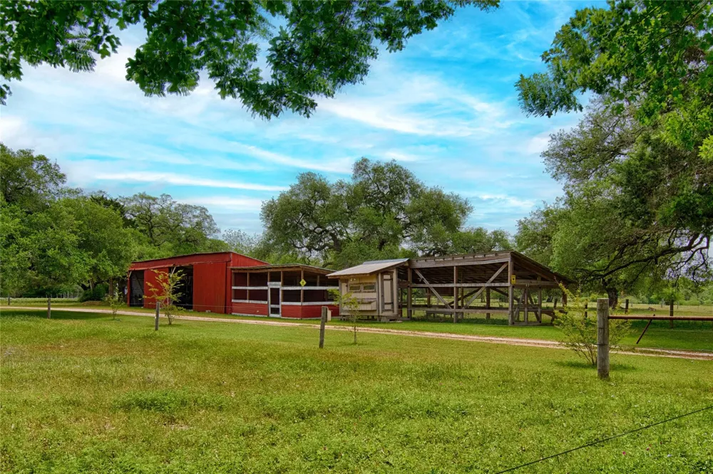 7755 Fm 1295 Moulton, TX 77975